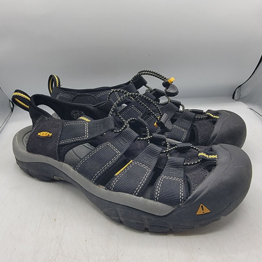 KEEN Newport H2 Mens 11 Black Sandals Closed Toe Summer Waterproof Sport 1001907